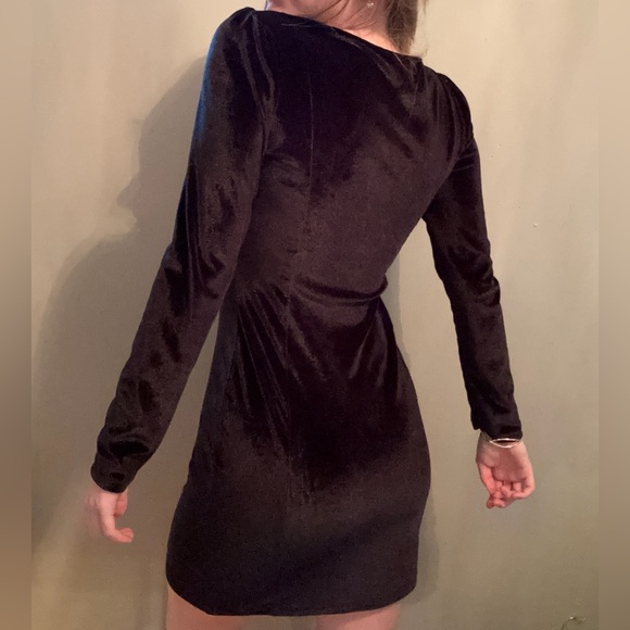Black Velvet Long Sleeve Mini Dress - Picture 2 of 2